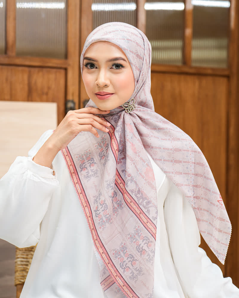 Scarf, in Love