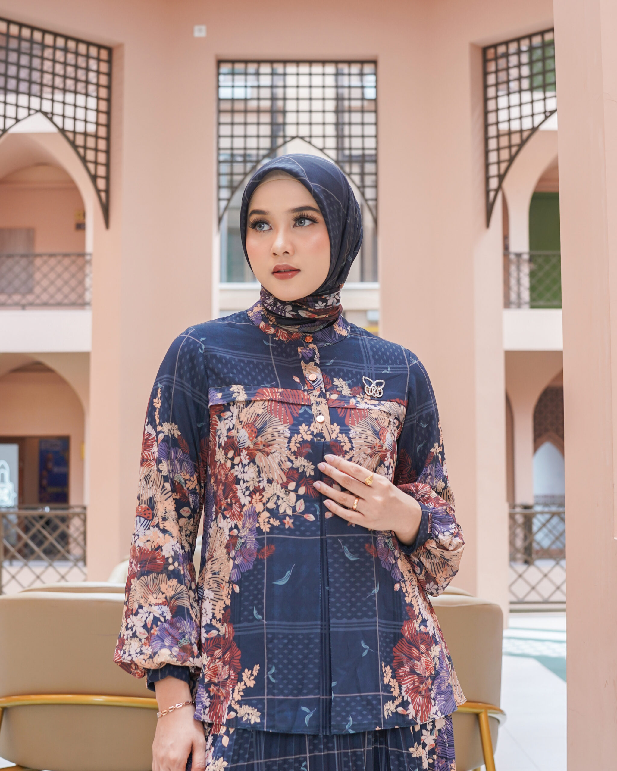 Calandra Series - Blouse - Image 2